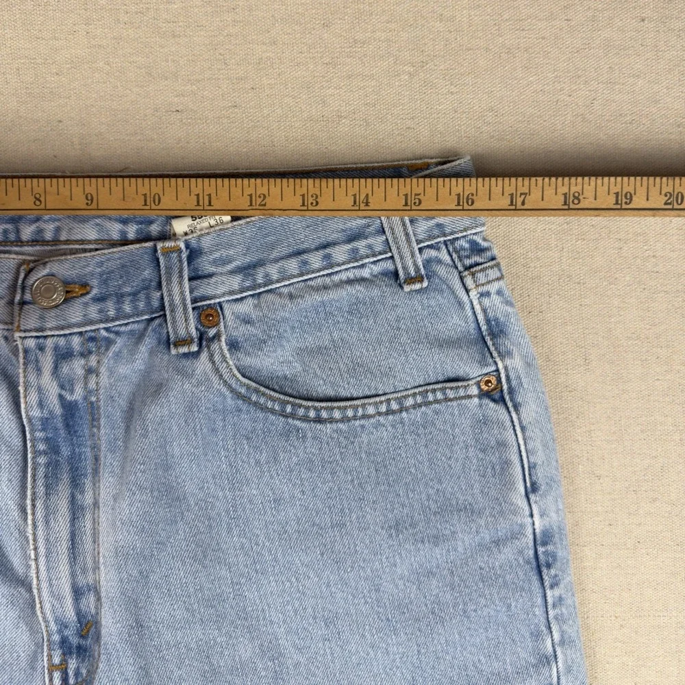Vintage Levi's 550 Relaxed Men's Jeans 32.5x33.5 Light Wash 100% Cotton 1999 Y2K